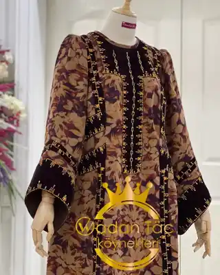 Türkmen fasonlar pombarh fasonlar Fasonlar 2025 fasonlar fason moda modalar Bezen bezen Türkmen fasonlar 2026 Türkmen fasonlar 2025 Türkmen fasonlar 2024 Türkmen fasonlar 2023 turkmenistan türkmenistan turkmen türkmen ashgabat  asgabat aşgabat balkan mary lebap dashoguz dasoguz daşoguz pombarh ponbarhat gulyupek gülýüpek stapel ştapel Gralan Çüýdeşen Abaýa Gadymy Krep Gurultaý 	Keteni Ýüpek Şifon Gipýur Lyon Welwet Atlas Kaşemir Streýç Suzana Ştapel Gülýüpek Pombarh Ýupka Gursakça Aksesuarlar Palto Penjek Okuw eşik Fata Sport eşik Uniforma Nakidka Öýme Şarf kompýuter ýaka ýaglyk Arenda köýnek 2nji el köýnek Taýyn köýnek Matalar Milli lybas milli lybaslar Toý köýnek Toý köýnekler toy koynek toy koynekler gundelik koynekler Gündelik	 
 köýnekler fata koynek Modern taze fason Eskiz koynektm turkmenkoynek türkmenkoynek fason moda moda fasonlar Iş eşik el iş	sada	ýakaly ýakasyz	keşdeli biserli	ýeňli giň nagyşly ýüregi açyk stoýka ýaka ýanly kombinasiýa 	zerli üsti aşak guşakly seçekli gysga ýeňli Ştapel Gündelik el iş, sada, ýakasyz  Goýy-goňur