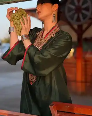 Türkmen fasonlar pombarh fasonlar Fasonlar 2025 fasonlar fason moda modalar Bezen bezen Türkmen fasonlar 2026 Türkmen fasonlar 2025 Türkmen fasonlar 2024 Türkmen fasonlar 2023 turkmenistan türkmenistan turkmen türkmen ashgabat  asgabat aşgabat balkan mary lebap dashoguz dasoguz daşoguz pombarh ponbarhat gulyupek gülýüpek stapel ştapel Gralan Çüýdeşen Abaýa Gadymy Krep Gurultaý 	Keteni Ýüpek Şifon Gipýur Lyon Welwet Atlas Kaşemir Streýç Suzana Ştapel Gülýüpek Pombarh Ýupka Gursakça Aksesuarlar Palto Penjek Okuw eşik Fata Sport eşik Uniforma Nakidka Öýme Şarf kompýuter ýaka ýaglyk Arenda köýnek 2nji el köýnek Taýyn köýnek Matalar Milli lybas milli lybaslar Toý köýnek Toý köýnekler toy koynek toy koynekler gundelik koynekler Gündelik	 
 köýnekler fata koynek Modern taze fason Eskiz koynektm turkmenkoynek türkmenkoynek fason moda moda fasonlar Iş eşik el iş	sada	ýakaly ýakasyz	keşdeli biserli	ýeňli giň nagyşly ýüregi açyk stoýka ýaka ýanly kombinasiýa 	zerli üsti aşak guşakly seçekli gysga ýeňli 