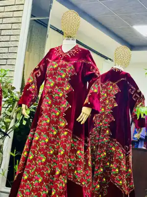 Türkmen fasonlar pombarh fasonlar Fasonlar 2025 fasonlar fason moda modalar Bezen bezen Türkmen fasonlar 2026 Türkmen fasonlar 2025 Türkmen fasonlar 2024 Türkmen fasonlar 2023 turkmenistan türkmenistan turkmen türkmen ashgabat  asgabat aşgabat balkan mary lebap dashoguz dasoguz daşoguz pombarh ponbarhat gulyupek gülýüpek stapel ştapel Gralan Çüýdeşen Abaýa Gadymy Krep Gurultaý 	Keteni Ýüpek Şifon Gipýur Lyon Welwet Atlas Kaşemir Streýç Suzana Ştapel Gülýüpek Pombarh Ýupka Gursakça Aksesuarlar Palto Penjek Okuw eşik Fata Sport eşik Uniforma Nakidka Öýme Şarf kompýuter ýaka ýaglyk Arenda köýnek 2nji el köýnek Taýyn köýnek Matalar Milli lybas milli lybaslar Toý köýnek Toý köýnekler toy koynek toy koynekler gundelik koynekler Gündelik	 
 köýnekler fata koynek Modern taze fason Eskiz koynektm turkmenkoynek türkmenkoynek fason moda moda fasonlar Iş eşik el iş	sada	ýakaly ýakasyz	keşdeli biserli	ýeňli giň nagyşly ýüregi açyk stoýka ýaka ýanly kombinasiýa 	zerli üsti aşak guşakly seçekli gysga ýeňli Panbarhat (Pombarh) Toý köýnek el iş, ýakasyz, ýeňli 17-25, 26-35 Goýy-gyzyl, Gyzyl guyz