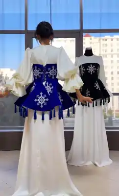 Türkmen fasonlar pombarh fasonlar Fasonlar 2025 fasonlar fason moda modalar Bezen bezen Türkmen fasonlar 2026 Türkmen fasonlar 2025 Türkmen fasonlar 2024 Türkmen fasonlar 2023 turkmenistan türkmenistan turkmen türkmen ashgabat  asgabat aşgabat balkan mary lebap dashoguz dasoguz daşoguz pombarh ponbarhat gulyupek gülýüpek stapel ştapel Gralan Çüýdeşen Abaýa Gadymy Krep Gurultaý 	Keteni Ýüpek Şifon Gipýur Lyon Welwet Atlas Kaşemir Streýç Suzana Ştapel Gülýüpek Pombarh Ýupka Gursakça Aksesuarlar Palto Penjek Okuw eşik Fata Sport eşik Uniforma Nakidka Öýme Şarf kompýuter ýaka ýaglyk Arenda köýnek 2nji el köýnek Taýyn köýnek Matalar Milli lybas milli lybaslar Toý köýnek Toý köýnekler toy koynek toy koynekler gundelik koynekler Gündelik	 
 köýnekler fata koynek Modern taze fason Eskiz koynektm turkmenkoynek türkmenkoynek fason moda moda fasonlar Iş eşik el iş	sada	ýakaly ýakasyz	keşdeli biserli	ýeňli giň nagyşly ýüregi açyk stoýka ýaka ýanly kombinasiýa 	zerli üsti aşak guşakly seçekli gysga ýeňli Modern el iş, ýakasyz, ýeňli, giň, seçekli 17-25, 26-35 Gara, Ak, Goýy-gök yaz, tomus, guyz Taýyn köýnek