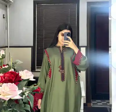 Türkmen fasonlar pombarh fasonlar Fasonlar 2025 fasonlar fason moda modalar Bezen bezen Türkmen fasonlar 2026 Türkmen fasonlar 2025 Türkmen fasonlar 2024 Türkmen fasonlar 2023 turkmenistan türkmenistan turkmen türkmen ashgabat  asgabat aşgabat balkan mary lebap dashoguz dasoguz daşoguz pombarh ponbarhat gulyupek gülýüpek stapel ştapel Gralan Çüýdeşen Abaýa Gadymy Krep Gurultaý 	Keteni Ýüpek Şifon Gipýur Lyon Welwet Atlas Kaşemir Streýç Suzana Ştapel Gülýüpek Pombarh Ýupka Gursakça Aksesuarlar Palto Penjek Okuw eşik Fata Sport eşik Uniforma Nakidka Öýme Şarf kompýuter ýaka ýaglyk Arenda köýnek 2nji el köýnek Taýyn köýnek Matalar Milli lybas milli lybaslar Toý köýnek Toý köýnekler toy koynek toy koynekler gundelik koynekler Gündelik	 
 köýnekler fata koynek Modern taze fason Eskiz koynektm turkmenkoynek türkmenkoynek fason moda moda fasonlar Iş eşik el iş	sada	ýakaly ýakasyz	keşdeli biserli	ýeňli giň nagyşly ýüregi açyk stoýka ýaka ýanly kombinasiýa 	zerli üsti aşak guşakly seçekli gysga ýeňli el iş, sada  Haki, Gyzyl