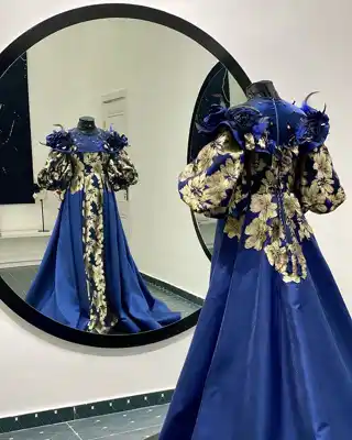 Türkmen fasonlar pombarh fasonlar Fasonlar 2025 fasonlar fason moda modalar Bezen bezen Türkmen fasonlar 2026 Türkmen fasonlar 2025 Türkmen fasonlar 2024 Türkmen fasonlar 2023 turkmenistan türkmenistan turkmen türkmen ashgabat  asgabat aşgabat balkan mary lebap dashoguz dasoguz daşoguz pombarh ponbarhat gulyupek gülýüpek stapel ştapel Gralan Çüýdeşen Abaýa Gadymy Krep Gurultaý 	Keteni Ýüpek Şifon Gipýur Lyon Welwet Atlas Kaşemir Streýç Suzana Ştapel Gülýüpek Pombarh Ýupka Gursakça Aksesuarlar Palto Penjek Okuw eşik Fata Sport eşik Uniforma Nakidka Öýme Şarf kompýuter ýaka ýaglyk Arenda köýnek 2nji el köýnek Taýyn köýnek Matalar Milli lybas milli lybaslar Toý köýnek Toý köýnekler toy koynek toy koynekler gundelik koynekler Gündelik	 
 köýnekler fata koynek Modern taze fason Eskiz koynektm turkmenkoynek türkmenkoynek fason moda moda fasonlar Iş eşik el iş	sada	ýakaly ýakasyz	keşdeli biserli	ýeňli giň nagyşly ýüregi açyk stoýka ýaka ýanly kombinasiýa 	zerli üsti aşak guşakly seçekli gysga ýeňli Toý köýnek el iş, ýakasyz, gysga ýeňli, giň 26-35 Bežewyý, Goýy-gök yaz, guyz