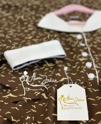 Türkmen fasonlar pombarh fasonlar Fasonlar 2025 fasonlar fason moda modalar Bezen bezen Türkmen fasonlar 2026 Türkmen fasonlar 2025 Türkmen fasonlar 2024 Türkmen fasonlar 2023 turkmenistan türkmenistan turkmen türkmen ashgabat  asgabat aşgabat balkan mary lebap dashoguz dasoguz daşoguz pombarh ponbarhat gulyupek gülýüpek stapel ştapel Gralan Çüýdeşen Abaýa Gadymy Krep Gurultaý 	Keteni Ýüpek Şifon Gipýur Lyon Welwet Atlas Kaşemir Streýç Suzana Ştapel Gülýüpek Pombarh Ýupka Gursakça Aksesuarlar Palto Penjek Okuw eşik Fata Sport eşik Uniforma Nakidka Öýme Şarf kompýuter ýaka ýaglyk Arenda köýnek 2nji el köýnek Taýyn köýnek Matalar Milli lybas milli lybaslar Toý köýnek Toý köýnekler toy koynek toy koynekler gundelik koynekler Gündelik	 
 köýnekler fata koynek Modern taze fason Eskiz koynektm turkmenkoynek türkmenkoynek fason moda moda fasonlar Iş eşik el iş	sada	ýakaly ýakasyz	keşdeli biserli	ýeňli giň nagyşly ýüregi açyk stoýka ýaka ýanly kombinasiýa 	zerli üsti aşak guşakly seçekli gysga ýeňli Ştapel Gündelik ýakasyz, gysga ýeňli, giň 17-25, 26-35 Goňur tomus, guyz