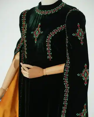 Türkmen fasonlar pombarh fasonlar Fasonlar 2025 fasonlar fason moda modalar Bezen bezen Türkmen fasonlar 2026 Türkmen fasonlar 2025 Türkmen fasonlar 2024 Türkmen fasonlar 2023 turkmenistan türkmenistan turkmen türkmen ashgabat  asgabat aşgabat balkan mary lebap dashoguz dasoguz daşoguz pombarh ponbarhat gulyupek gülýüpek stapel ştapel Gralan Çüýdeşen Abaýa Gadymy Krep Gurultaý 	Keteni Ýüpek Şifon Gipýur Lyon Welwet Atlas Kaşemir Streýç Suzana Ştapel Gülýüpek Pombarh Ýupka Gursakça Aksesuarlar Palto Penjek Okuw eşik Fata Sport eşik Uniforma Nakidka Öýme Şarf kompýuter ýaka ýaglyk Arenda köýnek 2nji el köýnek Taýyn köýnek Matalar Milli lybas milli lybaslar Toý köýnek Toý köýnekler toy koynek toy koynekler gundelik koynekler Gündelik	 
 köýnekler fata koynek Modern taze fason Eskiz koynektm turkmenkoynek türkmenkoynek fason moda moda fasonlar Iş eşik el iş	sada	ýakaly ýakasyz	keşdeli biserli	ýeňli giň nagyşly ýüregi açyk stoýka ýaka ýanly kombinasiýa 	zerli üsti aşak guşakly seçekli gysga ýeňli Panbarhat (Pombarh) Toý köýnek el iş, keşdeli, ýakasyz, ýanly, ýeňli, gysga ýeňli, giň, nagyşly 17-25, 26-35 Haki tomus, guyz Taýyn köýnek