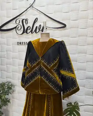 Türkmen fasonlar pombarh fasonlar Fasonlar 2025 fasonlar fason moda modalar Bezen bezen Türkmen fasonlar 2026 Türkmen fasonlar 2025 Türkmen fasonlar 2024 Türkmen fasonlar 2023 turkmenistan türkmenistan turkmen türkmen ashgabat  asgabat aşgabat balkan mary lebap dashoguz dasoguz daşoguz pombarh ponbarhat gulyupek gülýüpek stapel ştapel Gralan Çüýdeşen Abaýa Gadymy Krep Gurultaý 	Keteni Ýüpek Şifon Gipýur Lyon Welwet Atlas Kaşemir Streýç Suzana Ştapel Gülýüpek Pombarh Ýupka Gursakça Aksesuarlar Palto Penjek Okuw eşik Fata Sport eşik Uniforma Nakidka Öýme Şarf kompýuter ýaka ýaglyk Arenda köýnek 2nji el köýnek Taýyn köýnek Matalar Milli lybas milli lybaslar Toý köýnek Toý köýnekler toy koynek toy koynekler gundelik koynekler Gündelik	 
 köýnekler fata koynek Modern taze fason Eskiz koynektm turkmenkoynek türkmenkoynek fason moda moda fasonlar Iş eşik el iş	sada	ýakaly ýakasyz	keşdeli biserli	ýeňli giň nagyşly ýüregi açyk stoýka ýaka ýanly kombinasiýa 	zerli üsti aşak guşakly seçekli gysga ýeňli Panbarhat (Pombarh) Toý köýnek el iş, ýakasyz, ýeňli, giň 26-35, 35+ Goňur, Altyn yaz, guyz, gysh