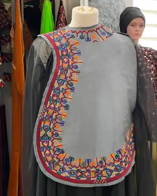 Türkmen fasonlar pombarh fasonlar Fasonlar 2025 fasonlar fason moda modalar Bezen bezen Türkmen fasonlar 2026 Türkmen fasonlar 2025 Türkmen fasonlar 2024 Türkmen fasonlar 2023 turkmenistan türkmenistan turkmen türkmen ashgabat  asgabat aşgabat balkan mary lebap dashoguz dasoguz daşoguz pombarh ponbarhat gulyupek gülýüpek stapel ştapel Gralan Çüýdeşen Abaýa Gadymy Krep Gurultaý 	Keteni Ýüpek Şifon Gipýur Lyon Welwet Atlas Kaşemir Streýç Suzana Ştapel Gülýüpek Pombarh Ýupka Gursakça Aksesuarlar Palto Penjek Okuw eşik Fata Sport eşik Uniforma Nakidka Öýme Şarf kompýuter ýaka ýaglyk Arenda köýnek 2nji el köýnek Taýyn köýnek Matalar Milli lybas milli lybaslar Toý köýnek Toý köýnekler toy koynek toy koynekler gundelik koynekler Gündelik	 
 köýnekler fata koynek Modern taze fason Eskiz koynektm turkmenkoynek türkmenkoynek fason moda moda fasonlar Iş eşik el iş	sada	ýakaly ýakasyz	keşdeli biserli	ýeňli giň nagyşly ýüregi açyk stoýka ýaka ýanly kombinasiýa 	zerli üsti aşak guşakly seçekli gysga ýeňli 