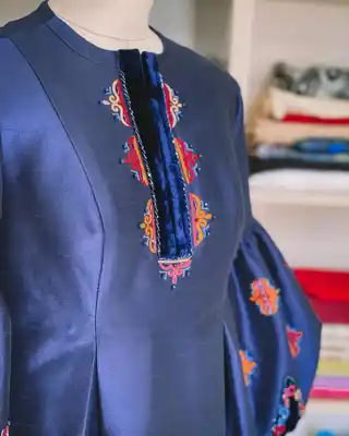 Türkmen fasonlar pombarh fasonlar Fasonlar 2025 fasonlar fason moda modalar Bezen bezen Türkmen fasonlar 2026 Türkmen fasonlar 2025 Türkmen fasonlar 2024 Türkmen fasonlar 2023 turkmenistan türkmenistan turkmen türkmen ashgabat  asgabat aşgabat balkan mary lebap dashoguz dasoguz daşoguz pombarh ponbarhat gulyupek gülýüpek stapel ştapel Gralan Çüýdeşen Abaýa Gadymy Krep Gurultaý 	Keteni Ýüpek Şifon Gipýur Lyon Welwet Atlas Kaşemir Streýç Suzana Ştapel Gülýüpek Pombarh Ýupka Gursakça Aksesuarlar Palto Penjek Okuw eşik Fata Sport eşik Uniforma Nakidka Öýme Şarf kompýuter ýaka ýaglyk Arenda köýnek 2nji el köýnek Taýyn köýnek Matalar Milli lybas milli lybaslar Toý köýnek Toý köýnekler toy koynek toy koynekler gundelik koynekler Gündelik	 
 köýnekler fata koynek Modern taze fason Eskiz koynektm turkmenkoynek türkmenkoynek fason moda moda fasonlar Iş eşik el iş	sada	ýakaly ýakasyz	keşdeli biserli	ýeňli giň nagyşly ýüregi açyk stoýka ýaka ýanly kombinasiýa 	zerli üsti aşak guşakly seçekli gysga ýeňli 
