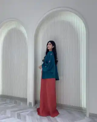 Türkmen fasonlar pombarh fasonlar Fasonlar 2025 fasonlar fason moda modalar Bezen bezen Türkmen fasonlar 2026 Türkmen fasonlar 2025 Türkmen fasonlar 2024 Türkmen fasonlar 2023 turkmenistan türkmenistan turkmen türkmen ashgabat  asgabat aşgabat balkan mary lebap dashoguz dasoguz daşoguz pombarh ponbarhat gulyupek gülýüpek stapel ştapel Gralan Çüýdeşen Abaýa Gadymy Krep Gurultaý 	Keteni Ýüpek Şifon Gipýur Lyon Welwet Atlas Kaşemir Streýç Suzana Ştapel Gülýüpek Pombarh Ýupka Gursakça Aksesuarlar Palto Penjek Okuw eşik Fata Sport eşik Uniforma Nakidka Öýme Şarf kompýuter ýaka ýaglyk Arenda köýnek 2nji el köýnek Taýyn köýnek Matalar Milli lybas milli lybaslar Toý köýnek Toý köýnekler toy koynek toy koynekler gundelik koynekler Gündelik	 
 köýnekler fata koynek Modern taze fason Eskiz koynektm turkmenkoynek türkmenkoynek fason moda moda fasonlar Iş eşik el iş	sada	ýakaly ýakasyz	keşdeli biserli	ýeňli giň nagyşly ýüregi açyk stoýka ýaka ýanly kombinasiýa 	zerli üsti aşak guşakly seçekli gysga ýeňli 